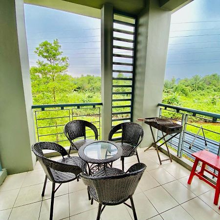 Faizal Madhi Homestay Kuching Exteriör bild