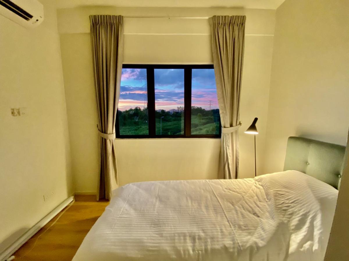 Faizal Madhi Homestay Kuching Exteriör bild