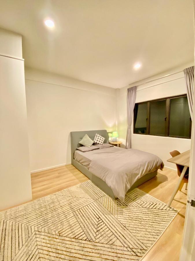 Faizal Madhi Homestay Kuching Exteriör bild
