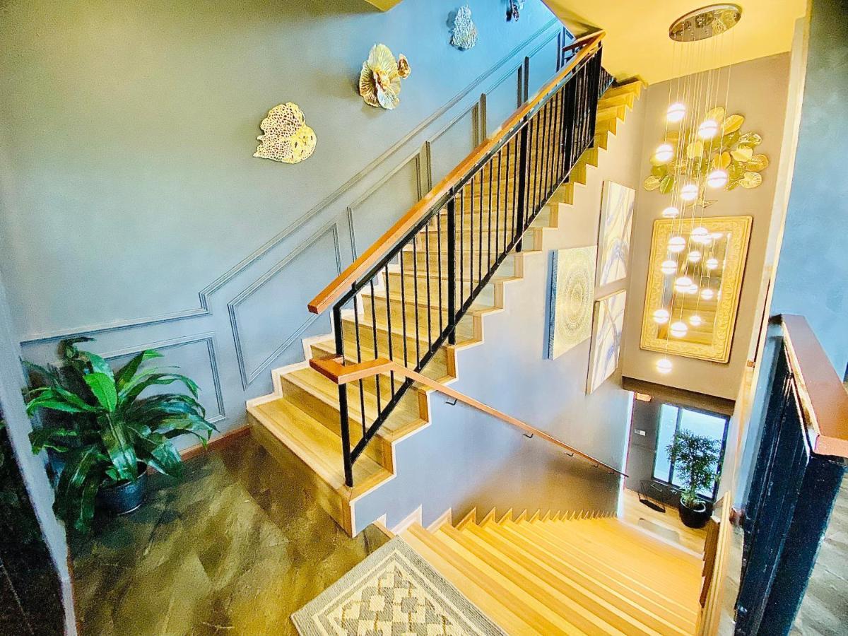 Faizal Madhi Homestay Kuching Exteriör bild